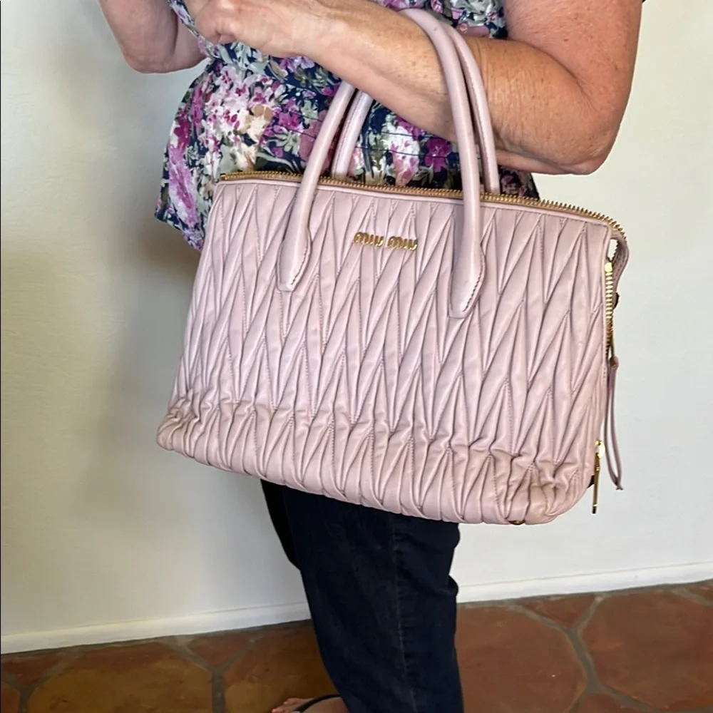 MIU MIU PINK QUILTED BAG EUC - Picture 8 of 16